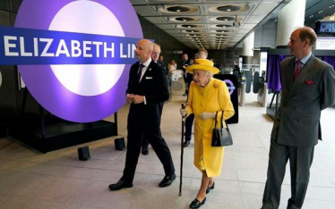 Her Majesty at Paddington Station 